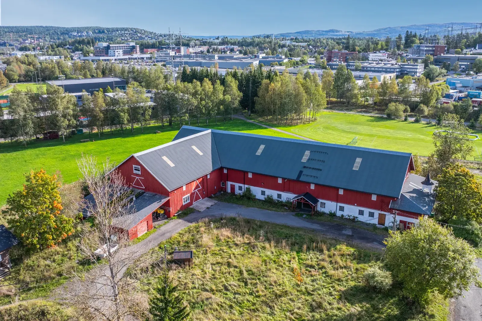 Låven på Ellingsrud gård sett ovenfra